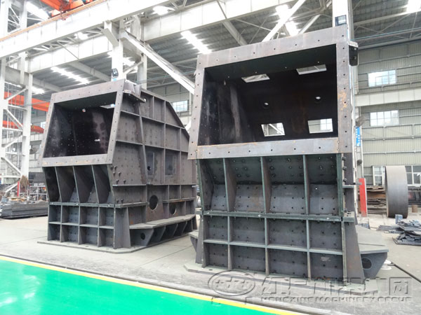 重錘式破碎機(jī) 重錘式破碎機(jī)