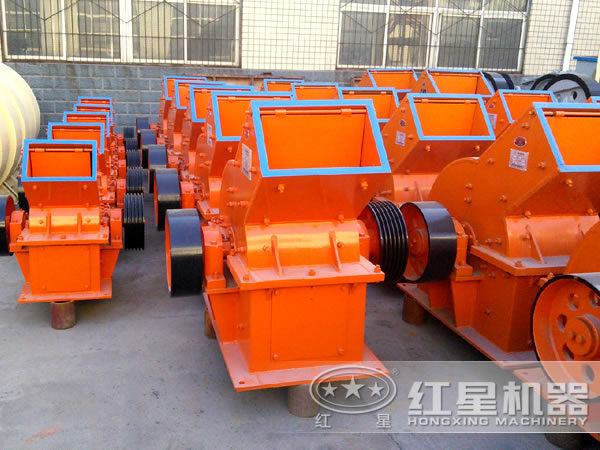 不同規(guī)格型號下的錘式破碎機(jī) 不同規(guī)格型號下的錘式破碎機(jī)