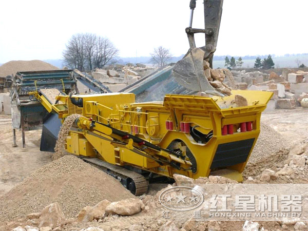 移動(dòng)式破碎機(jī)現(xiàn)場(chǎng)圖 移動(dòng)式破碎機(jī)現(xiàn)場(chǎng)圖