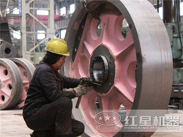 顎式破碎機生產(chǎn)車間 顎式破碎機生產(chǎn)車間