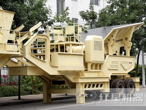 移動(dòng)顎式破碎機(jī)實(shí)拍圖 移動(dòng)顎式破碎機(jī)實(shí)拍圖