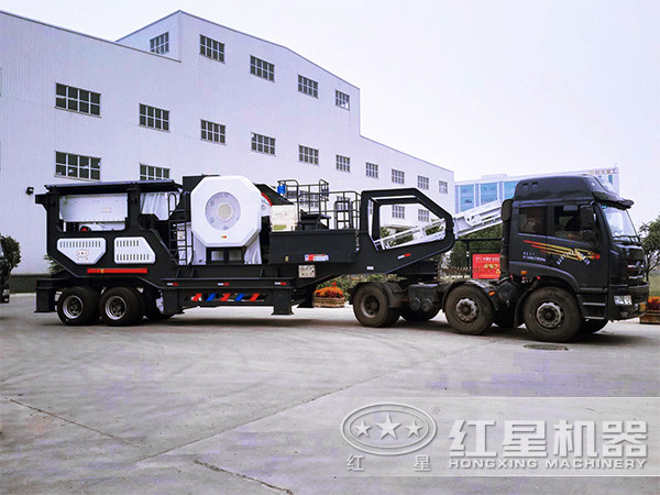 移動顎式破碎機發貨現場 移動顎式破碎機發貨現場