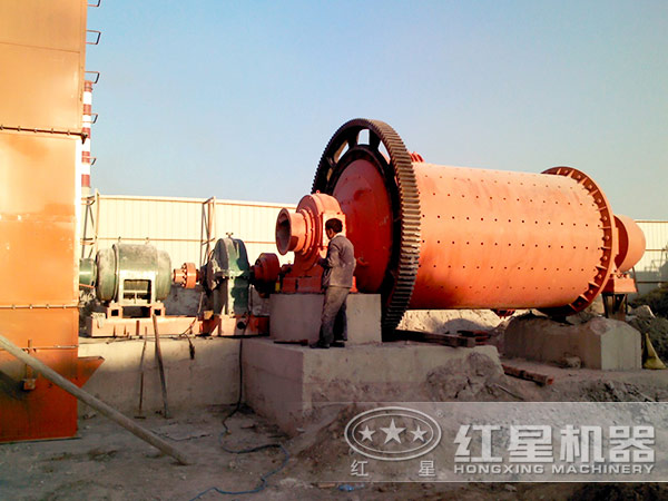 球磨機工作現場 球磨機工作現場