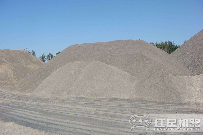 清洗后無雜質(zhì)的砂子 清洗后無雜質(zhì)的砂子