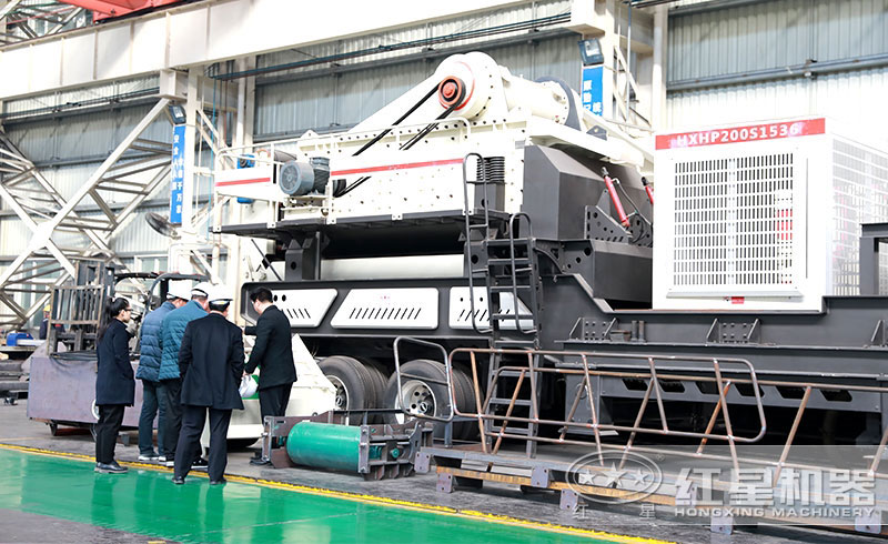 客戶來廠產品經理陪同講解 客戶來廠產品經理陪同講解