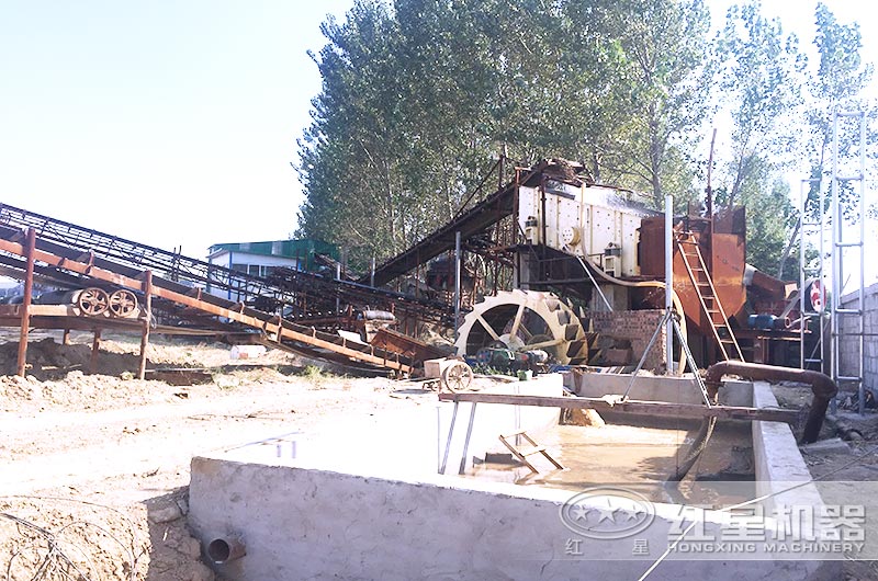 水洗沙機現場配置有沉定池 水洗沙機現場配置有沉定池