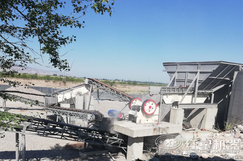 石子破碎機現(xiàn)場 石子破碎機現(xiàn)場