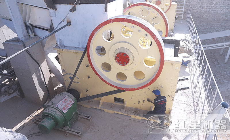 環(huán)保破碎機(jī)生產(chǎn)線現(xiàn)場實(shí)拍 環(huán)保破碎機(jī)生產(chǎn)線現(xiàn)場實(shí)拍