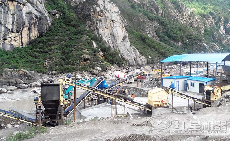 河卵石制砂現(xiàn)場實拍 河卵石制砂現(xiàn)場實拍