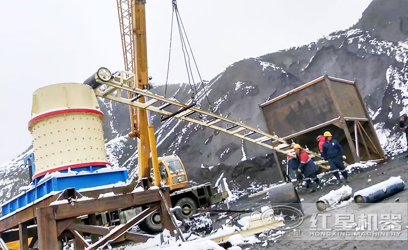 煤矸石破碎現(xiàn)場(chǎng)實(shí)拍 煤矸石破碎現(xiàn)場(chǎng)實(shí)拍