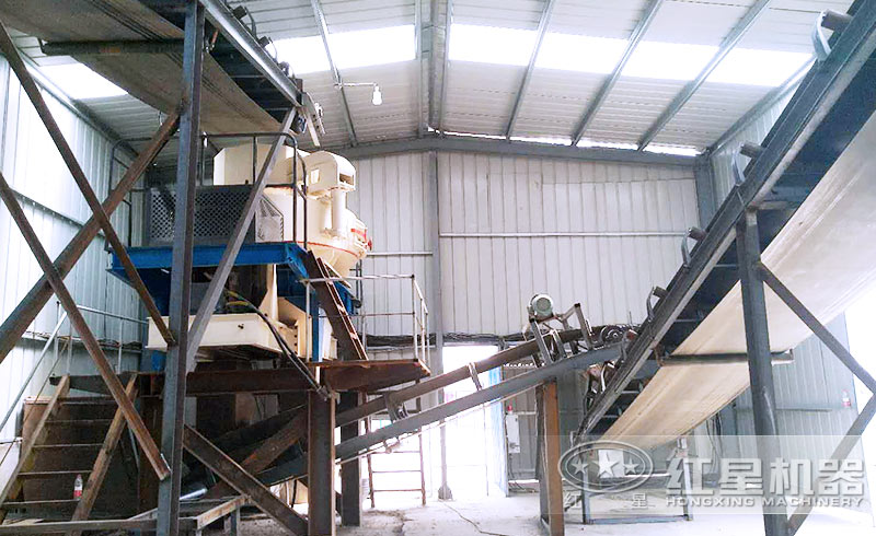 碎沙機(jī)工作現(xiàn)場實(shí)拍 碎沙機(jī)工作現(xiàn)場實(shí)拍