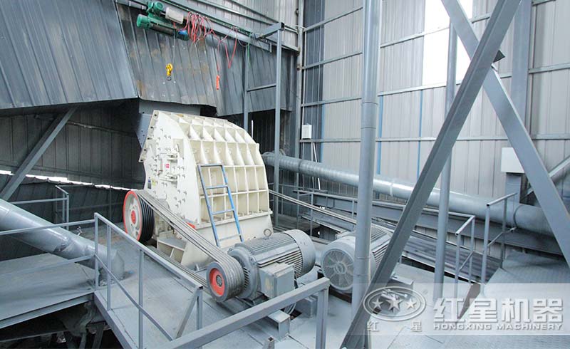 錘式破碎機(jī)現(xiàn)場實(shí)拍 錘式破碎機(jī)現(xiàn)場實(shí)拍